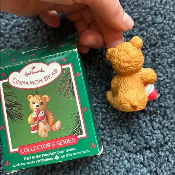 Hallmark Cinnamon Bear Candy cane Ornament Keepsake Collector Series 1985 Vintag - Picture 4 of 5